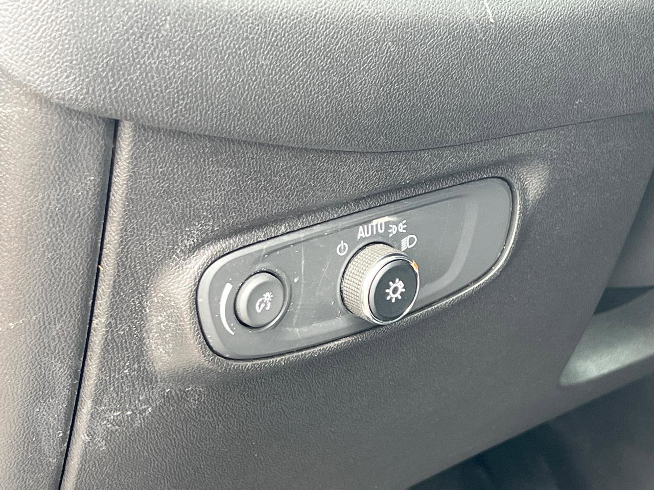 Used 2022 Chevrolet Equinox LT image 17