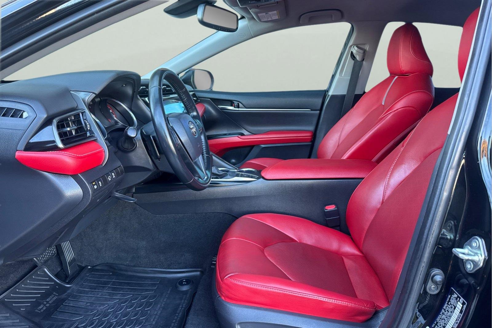 Used 2020 Toyota Camry XSE image 14