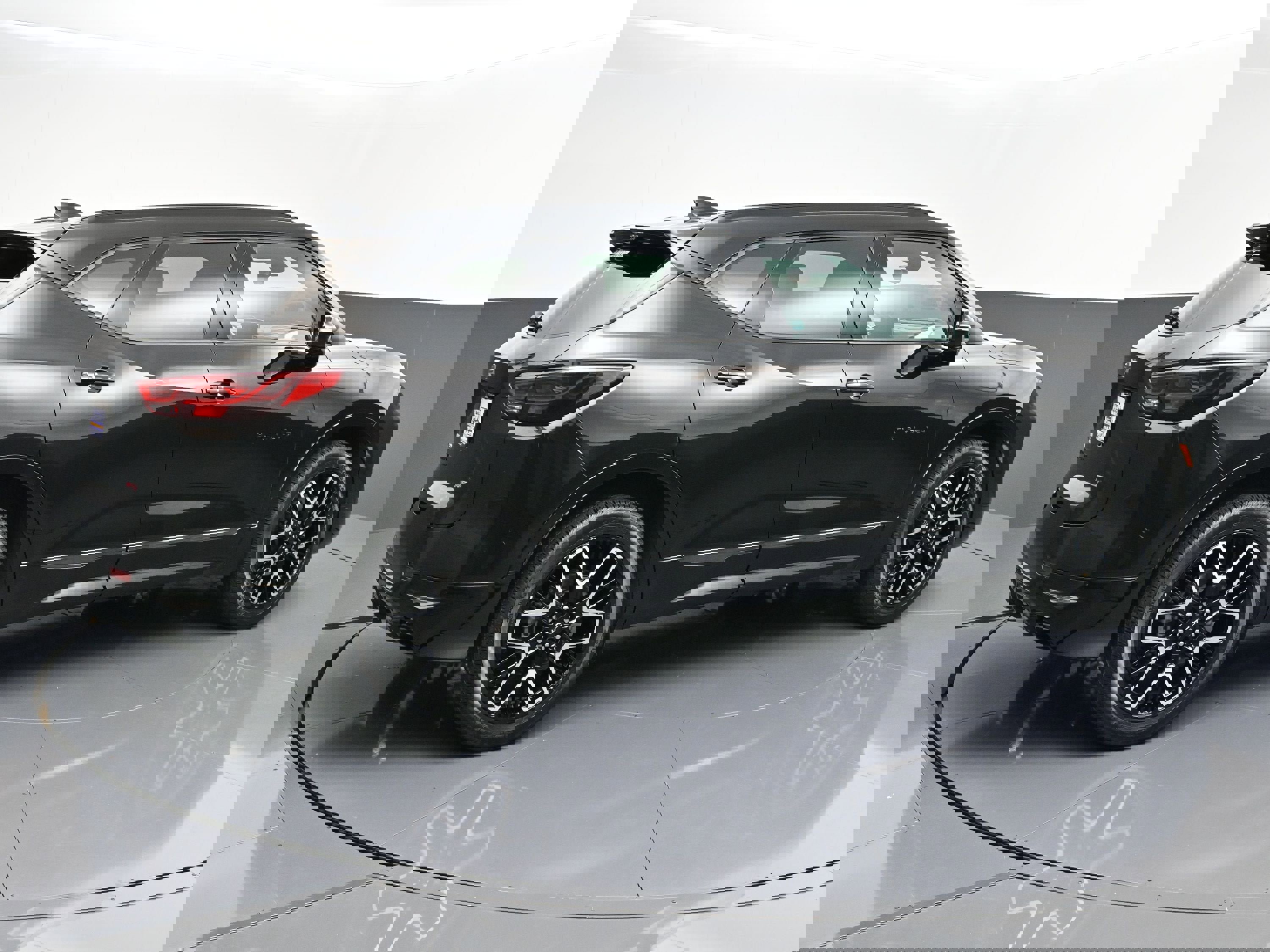 Certified 2023 Chevrolet Blazer RS w/ Driver Confidence II Package image 9