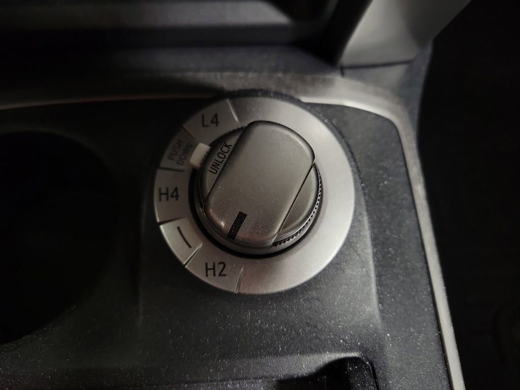 Used 2019 Toyota 4Runner SR5 AWD/4WD image 17