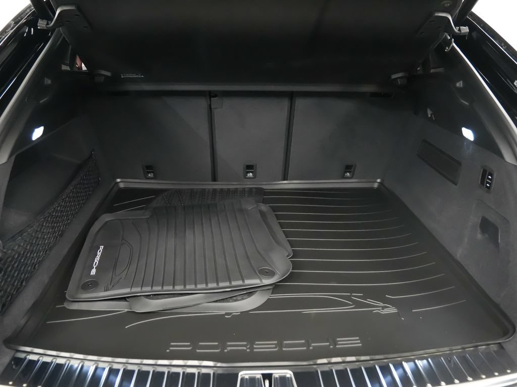 New 2026 Porsche Cayenne GTS AWD/4WD image 13