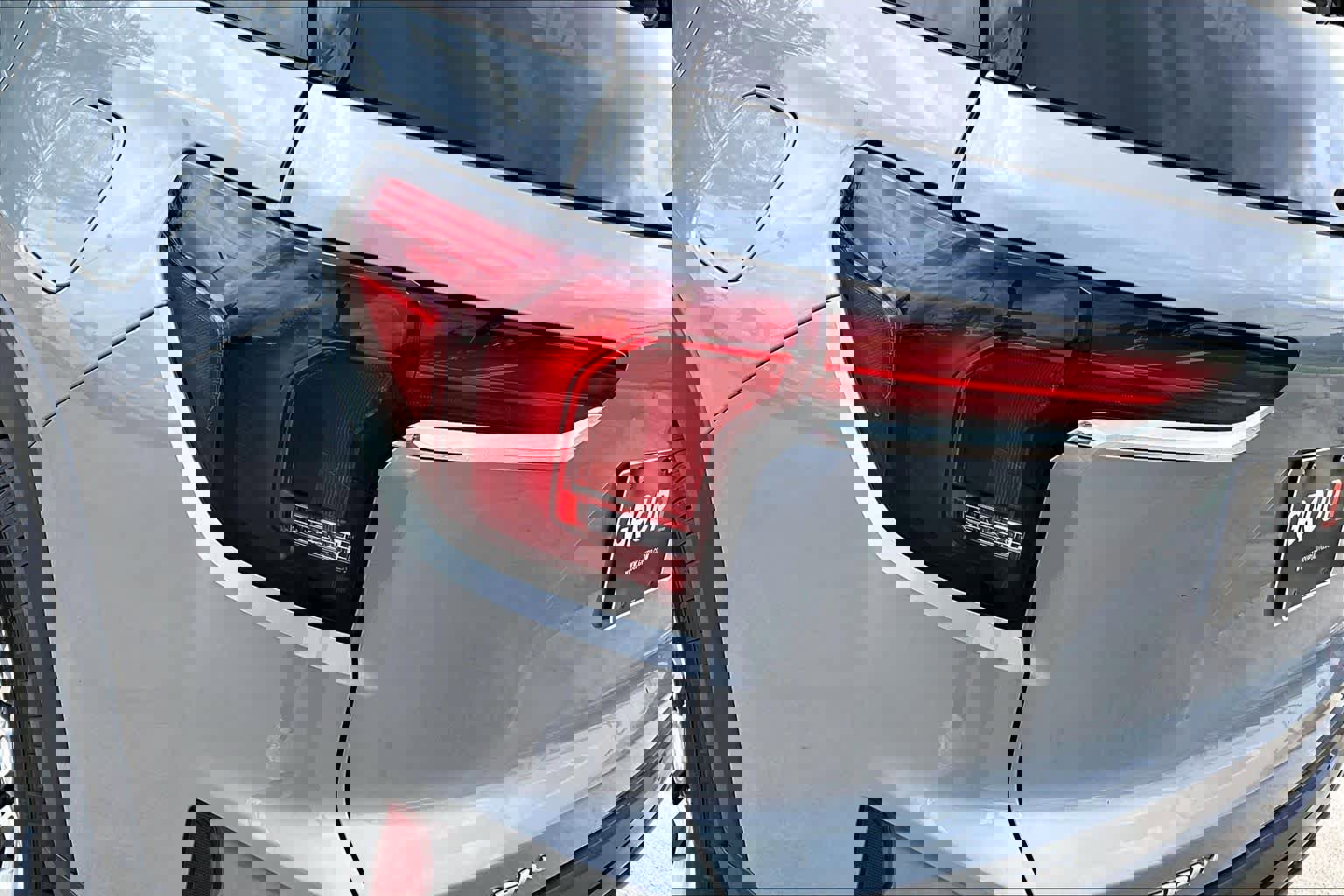 Used 2025 GMC Terrain Elevation image 27