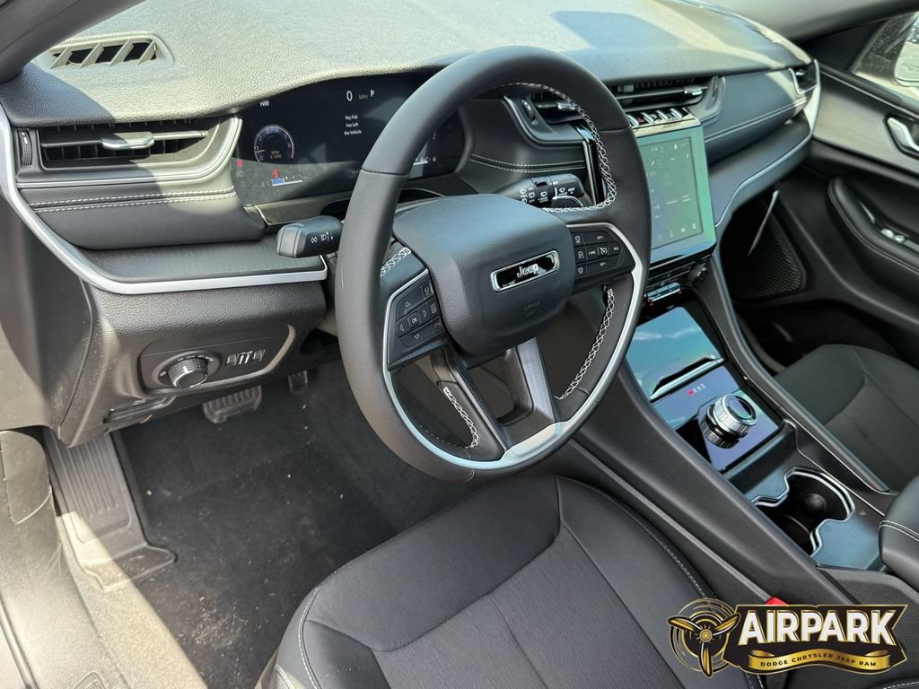 New 2025 Jeep Grand Cherokee L Laredo w/ Luxury Tech Group I AWD/4WD image 10