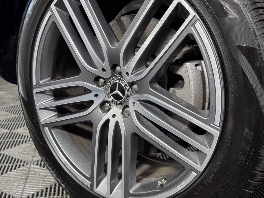 Used 2024 Mercedes-Benz GLS 450 4MATIC image 31