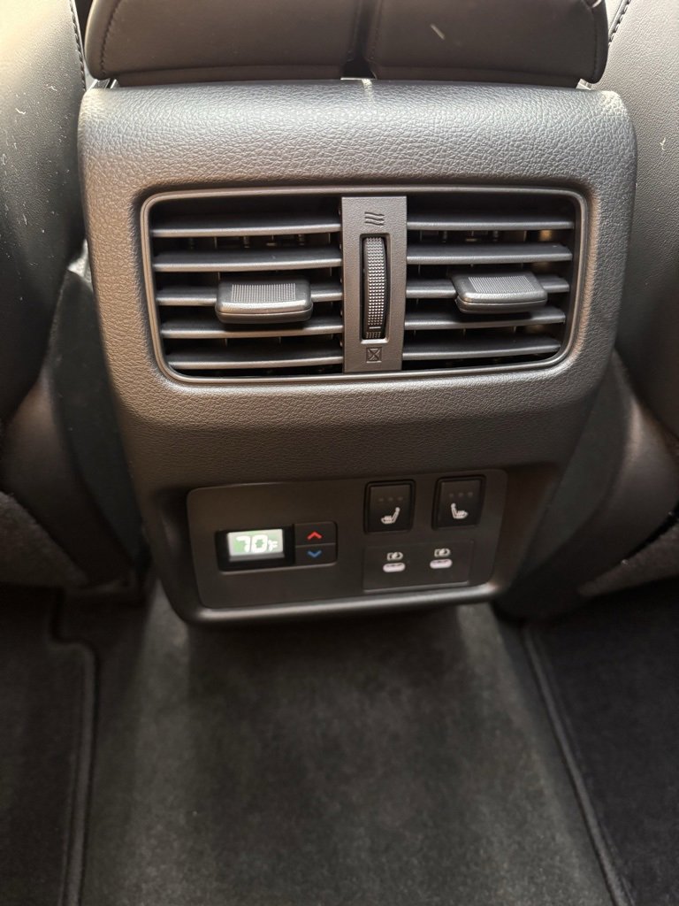 Used 2025 Nissan Rogue Platinum w/ Platinum Premium Package image 18