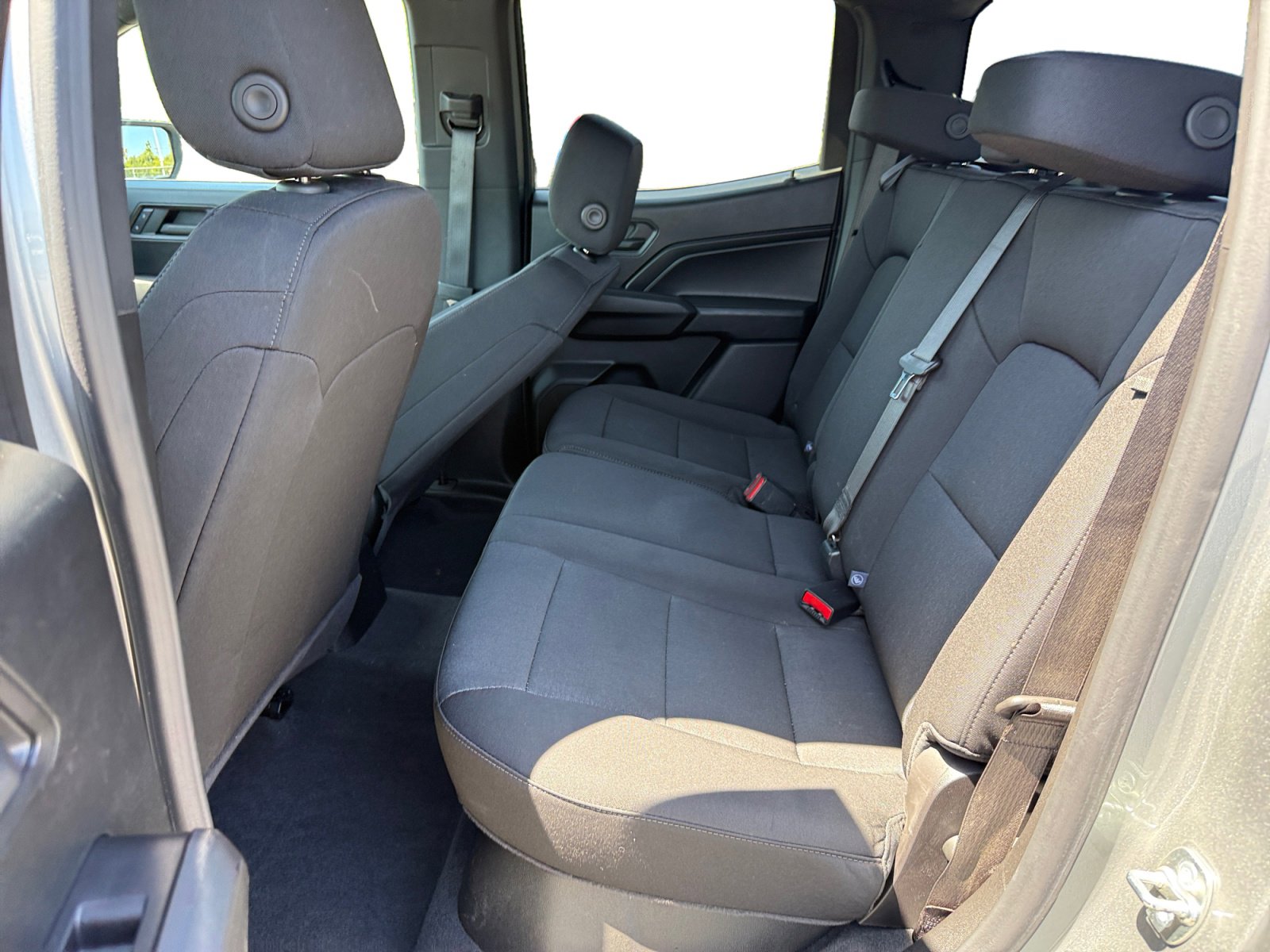 Used 2024 Chevrolet Colorado W/T RWD image 16