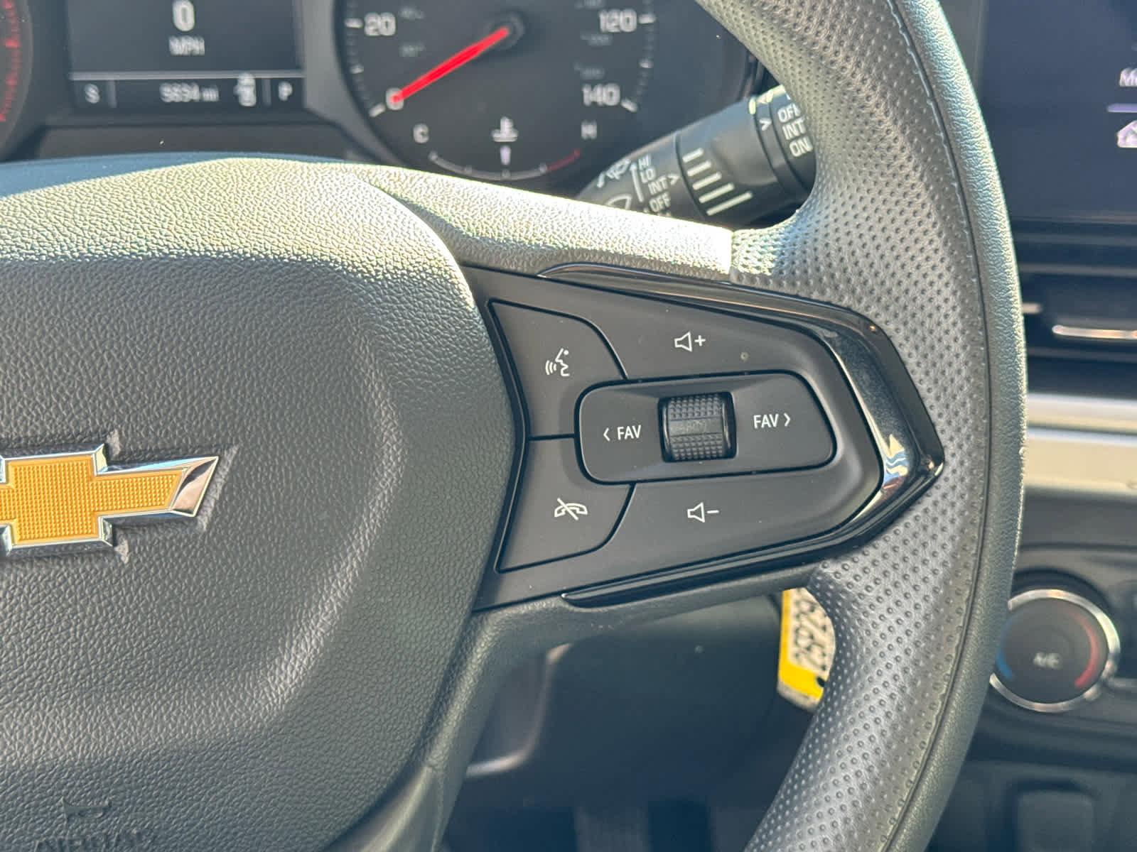 Certified 2025 Chevrolet Trax LS image 13