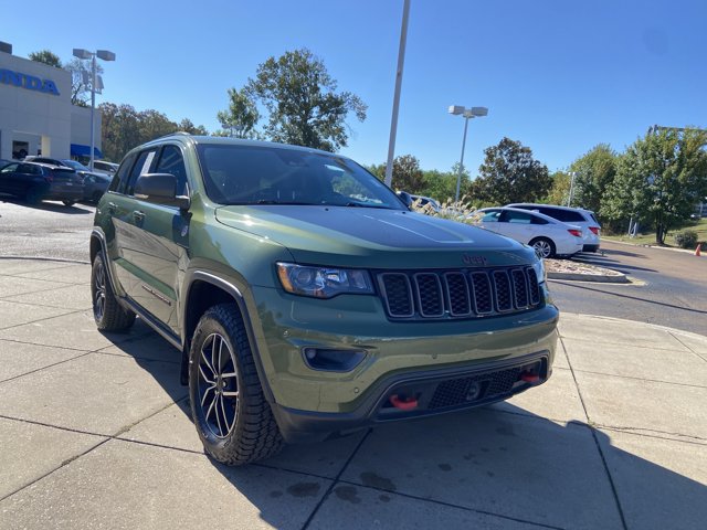 Used 2020 Jeep Grand Cherokee Trailhawk AWD/4WD image 2