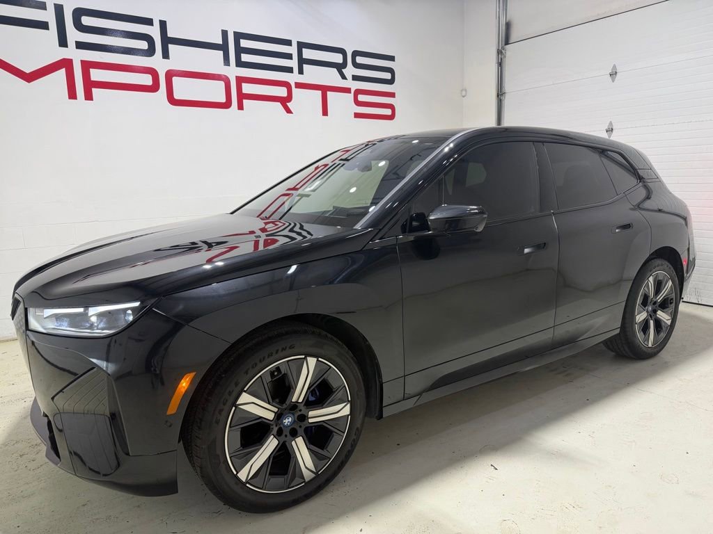 Used 2024 BMW iX xDrive50 w/ Sport Package AWD/4WD image 2
