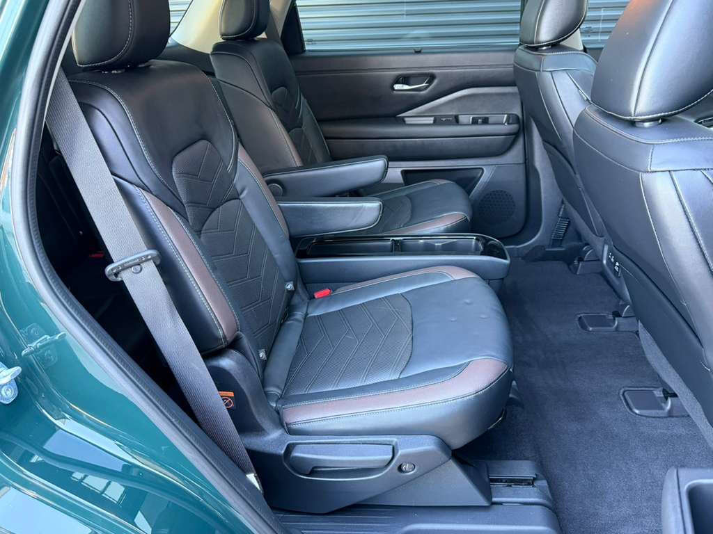 Used 2022 Nissan Pathfinder Platinum w/ Cargo Package image 21