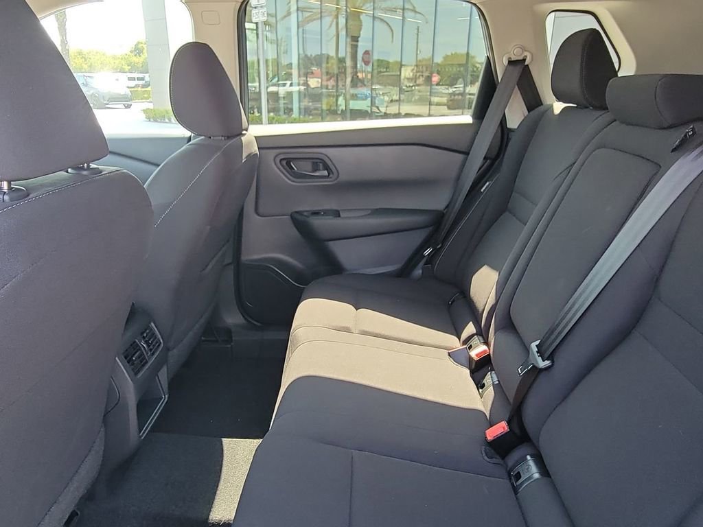 Used 2025 Nissan Rogue S FWD image 15