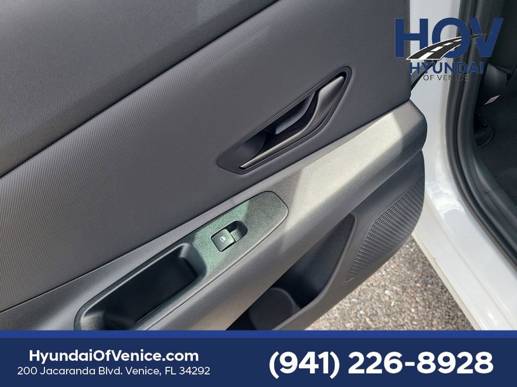 New 2025 Hyundai Elantra SEL image 7