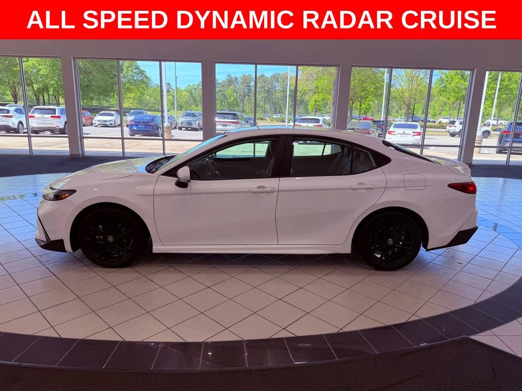 Used 2025 Toyota Camry SE w/ Convenience Package FWD image 4