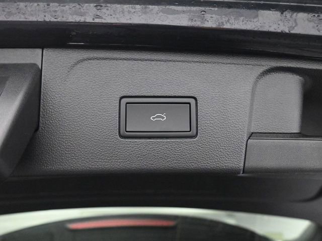 Used 2025 Volkswagen Atlas SE AWD/4WD image 23