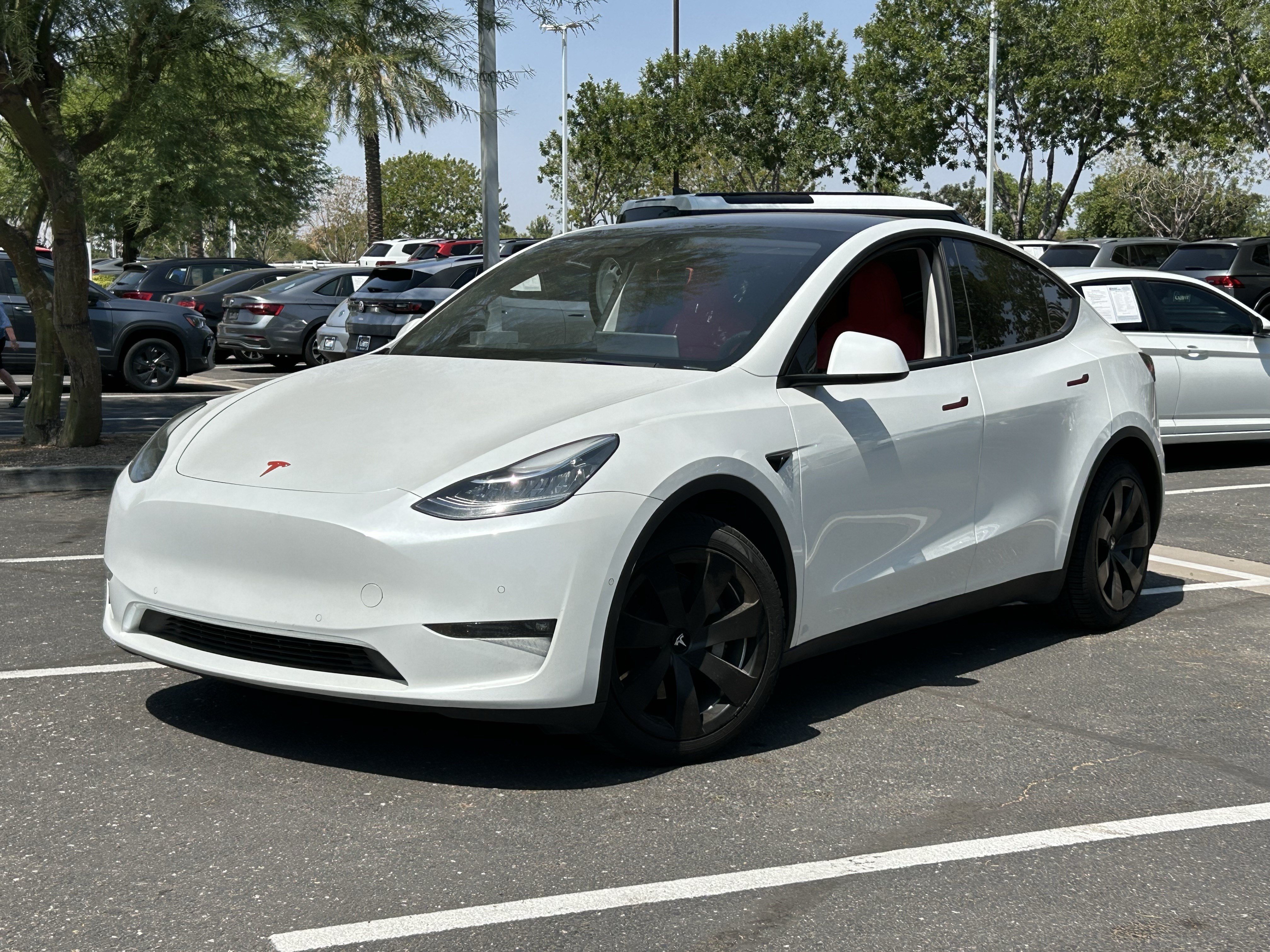 Used 2021 Tesla Model Y Long Range AWD/4WD image 31