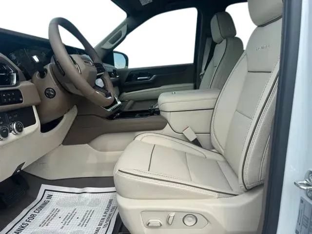 New 2026 GMC Yukon XL Denali w/ LPO, Floor Liner Package AWD/4WD image 9
