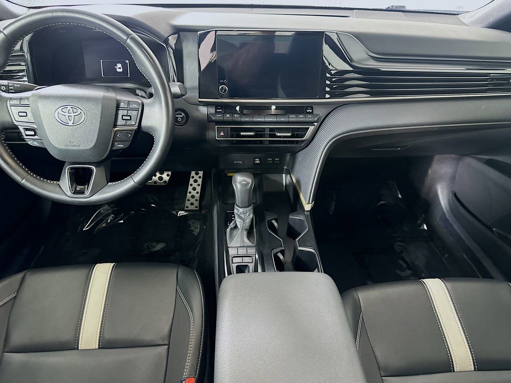 Used 2025 Toyota Camry SE image 18