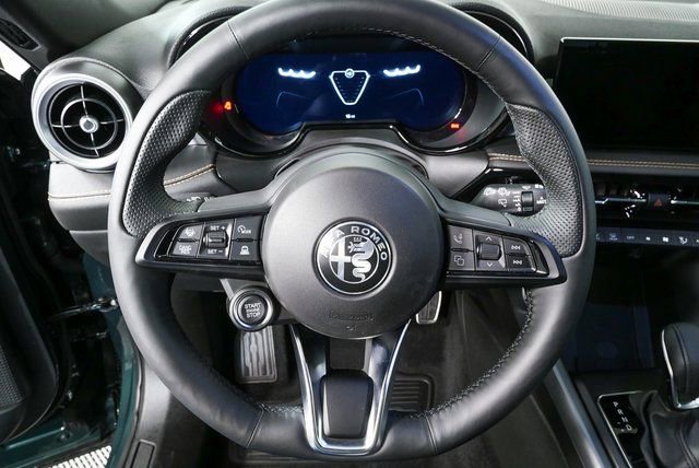 New 2026 Alfa Romeo Tonale w/ Black Premium Package AWD/4WD image 11