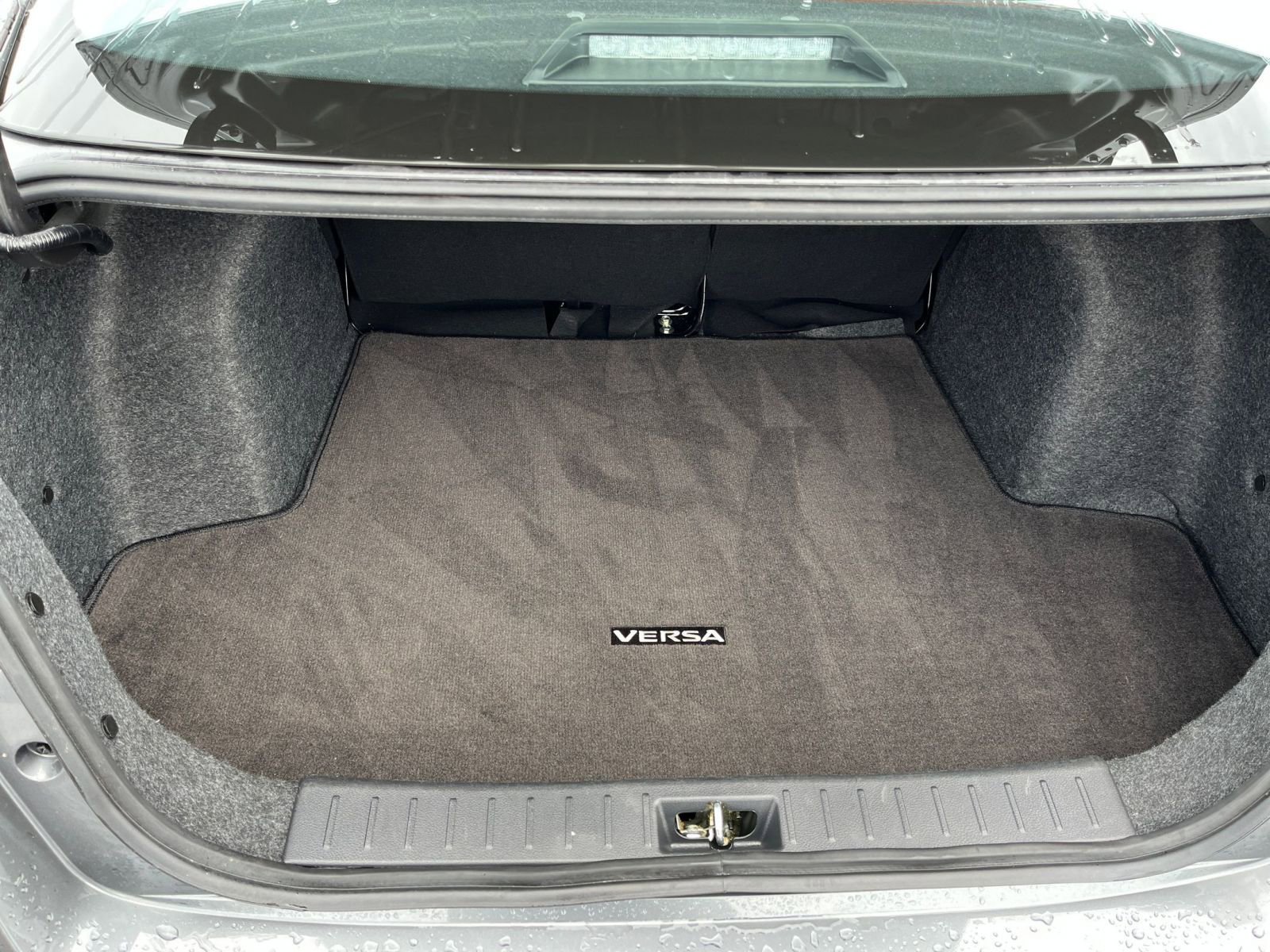 Used 2025 Nissan Versa SV image 25