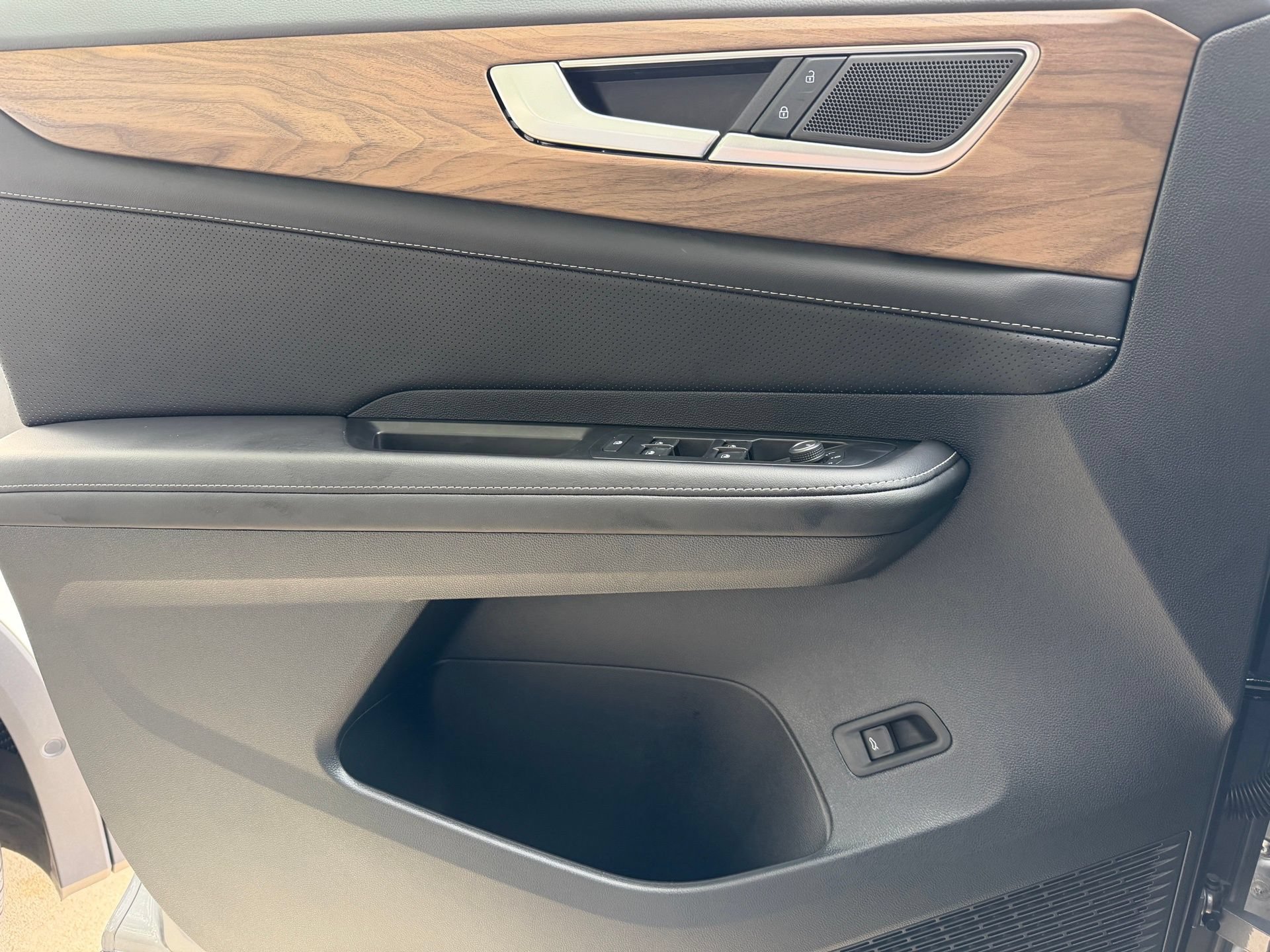 Certified 2026 Volkswagen Atlas SE FWD image 21