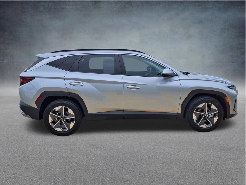 Used 2025 Hyundai Tucson SEL FWD image 6