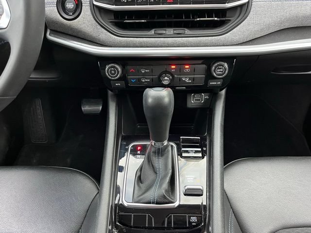 Used 2022 Jeep Compass Latitude AWD/4WD image 21