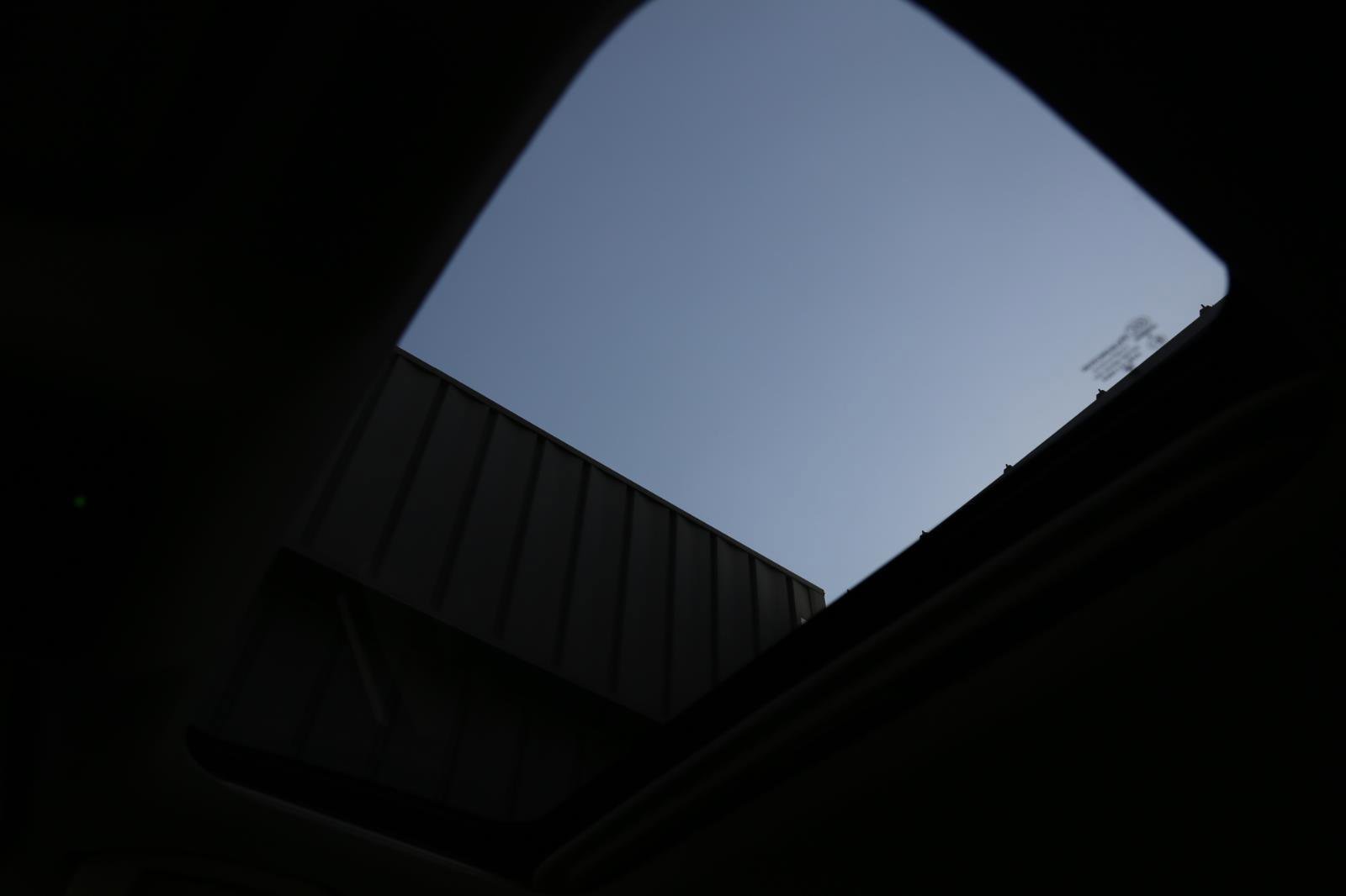 Used 2025 Nissan Sentra SR w/ SR Premium Package image 17