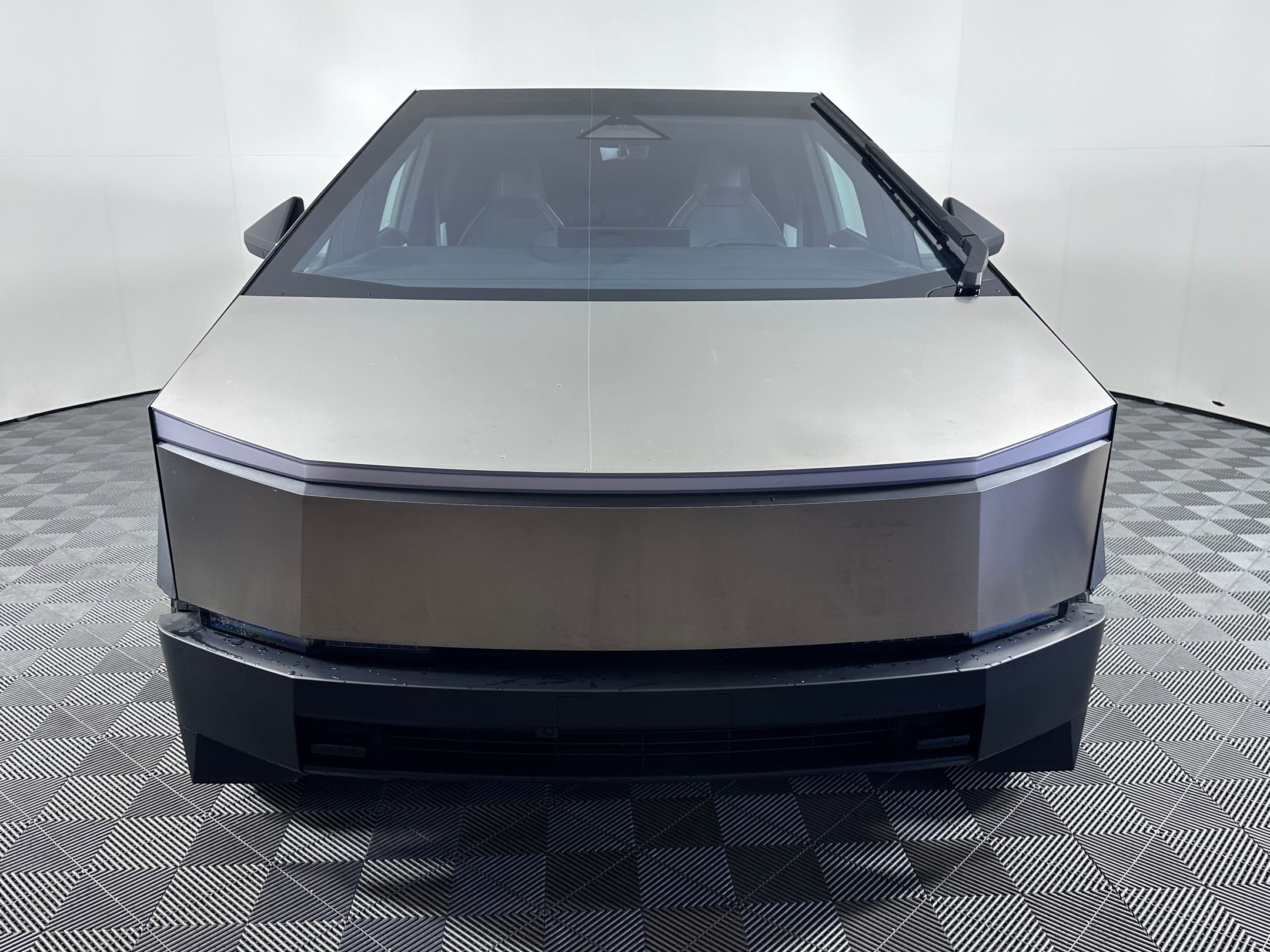 Used 2024 Tesla Cybertruck AWD Crew Cab image 5