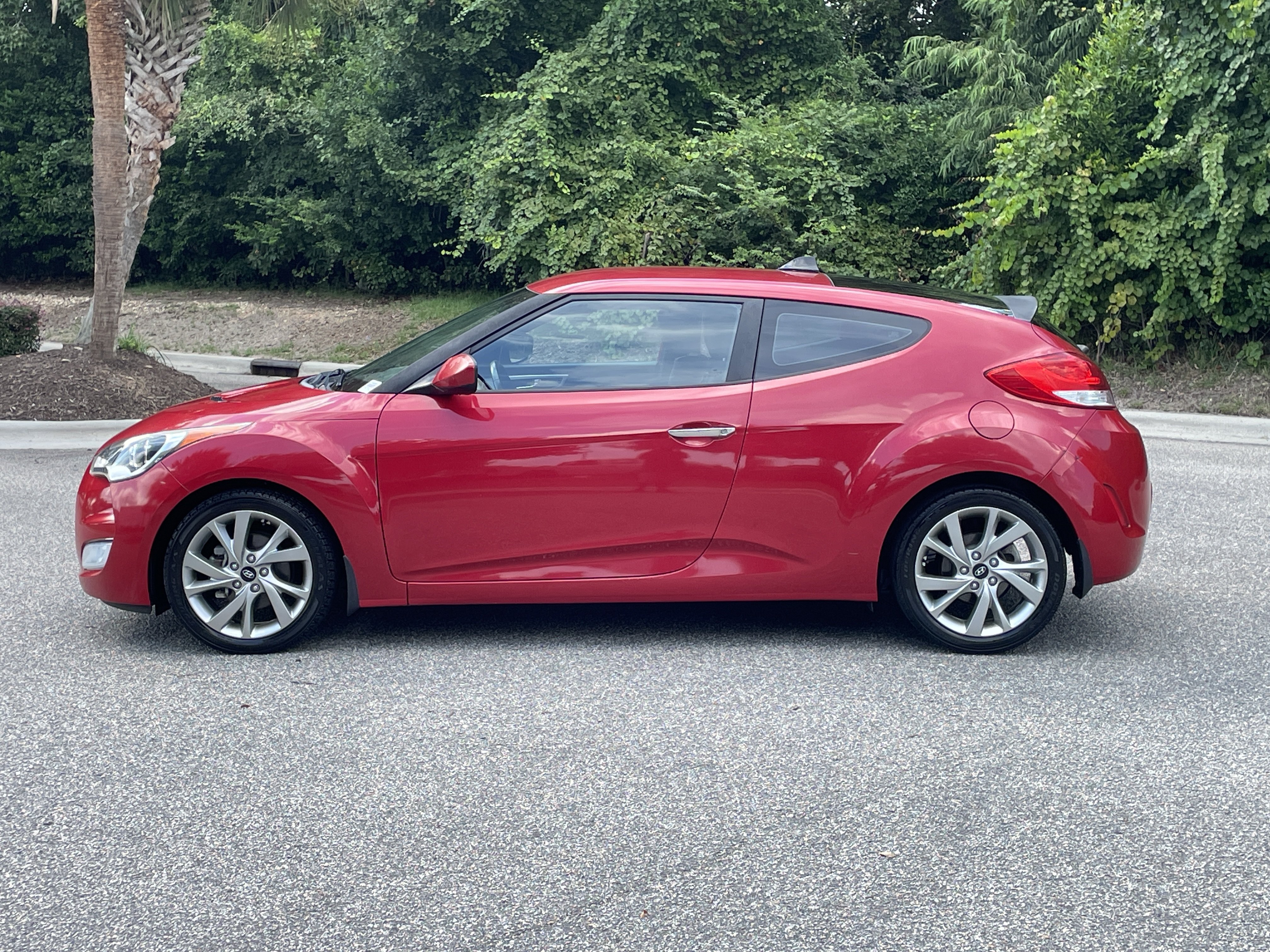 Used 2014 Hyundai Veloster RE:FLEX Edition FWD image 6