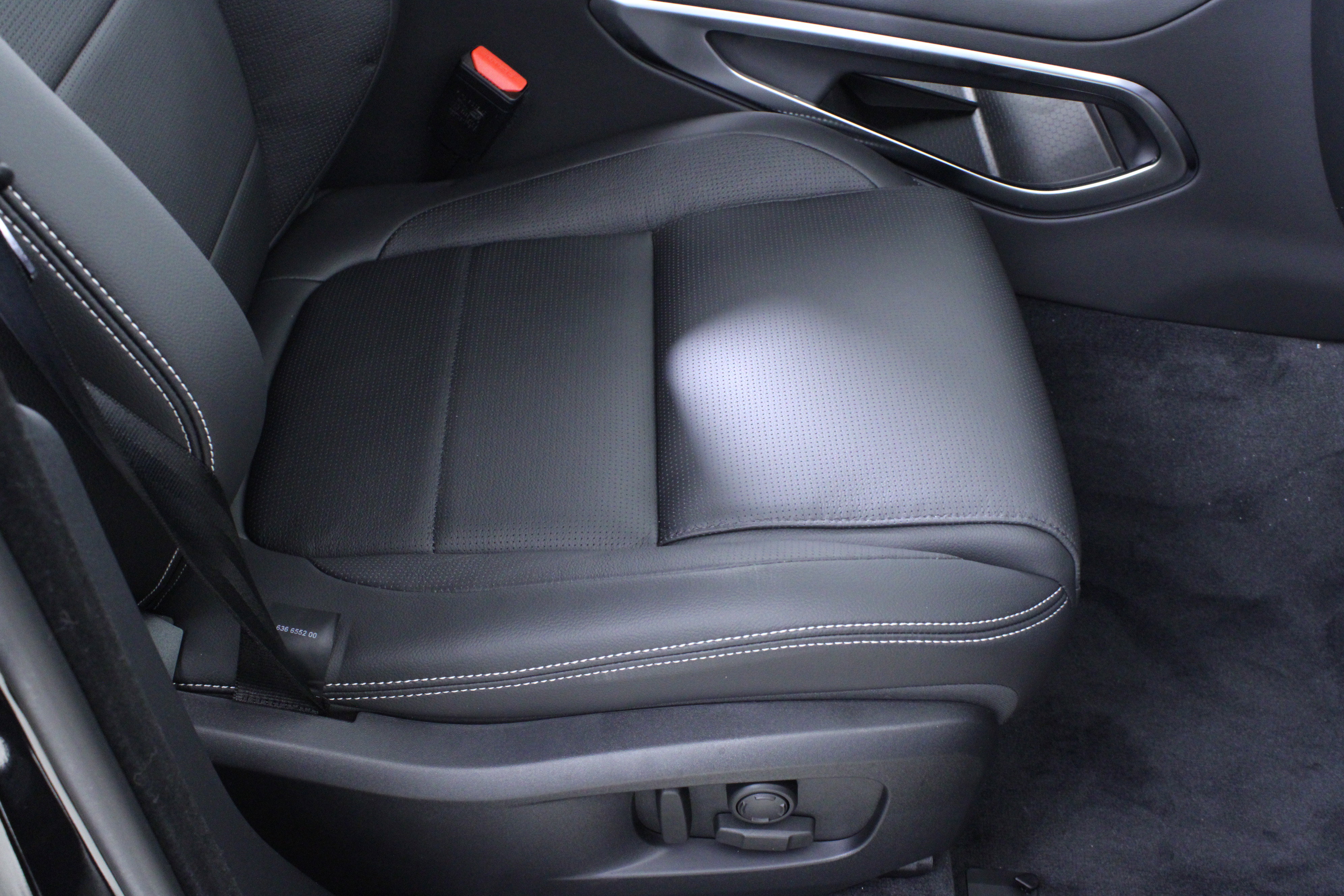 New 2026 Jaguar F-PACE R-Dynamic S image 13