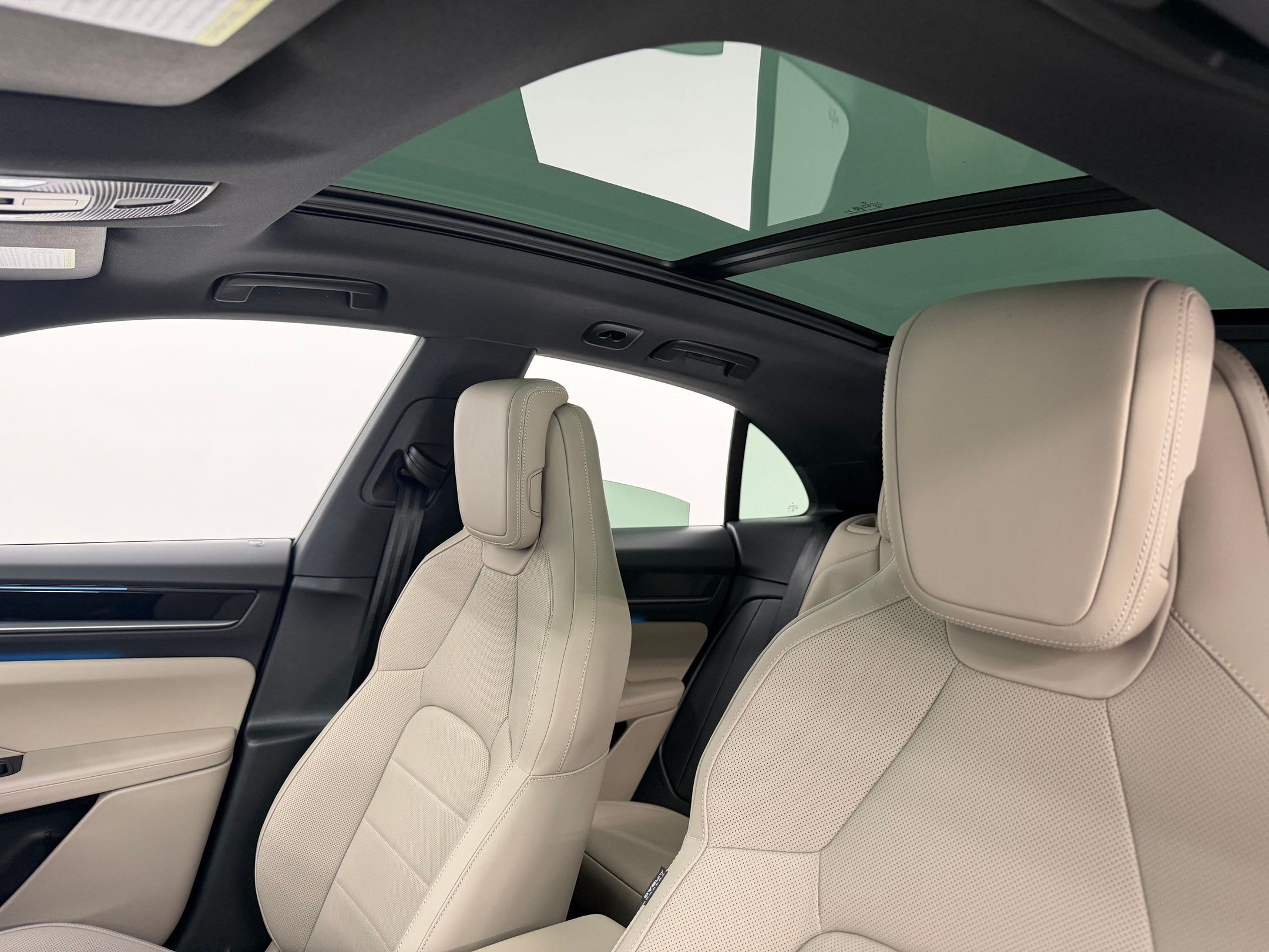 New 2026 Porsche Macan 4 Electric AWD/4WD image 23