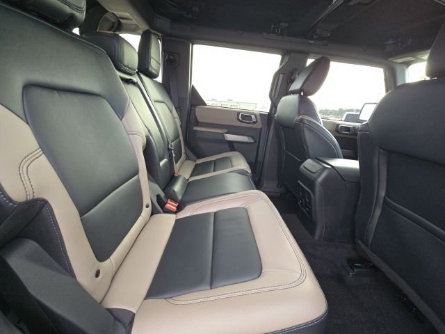 Used 2023 Ford Bronco Wildtrak image 14