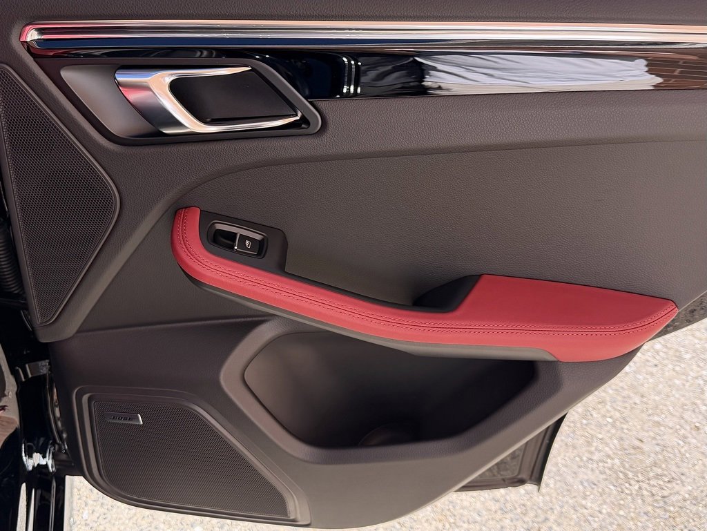 New 2026 Porsche Macan S image 25