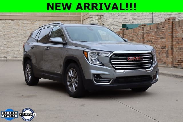 Used 2024 GMC Terrain SLT FWD image 1