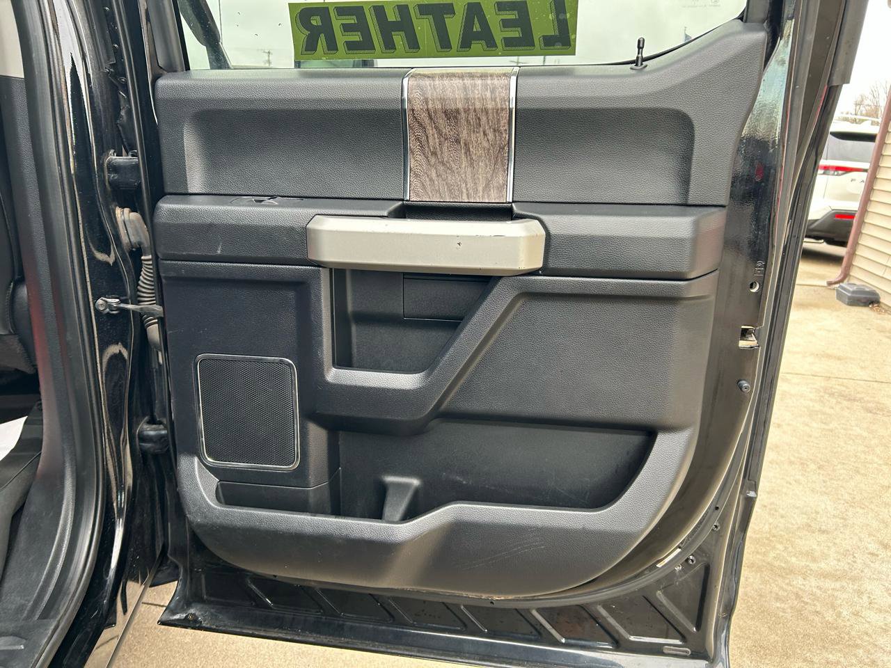Used 2017 Ford F250 Lariat w/ Lariat Ultimate Package image 15