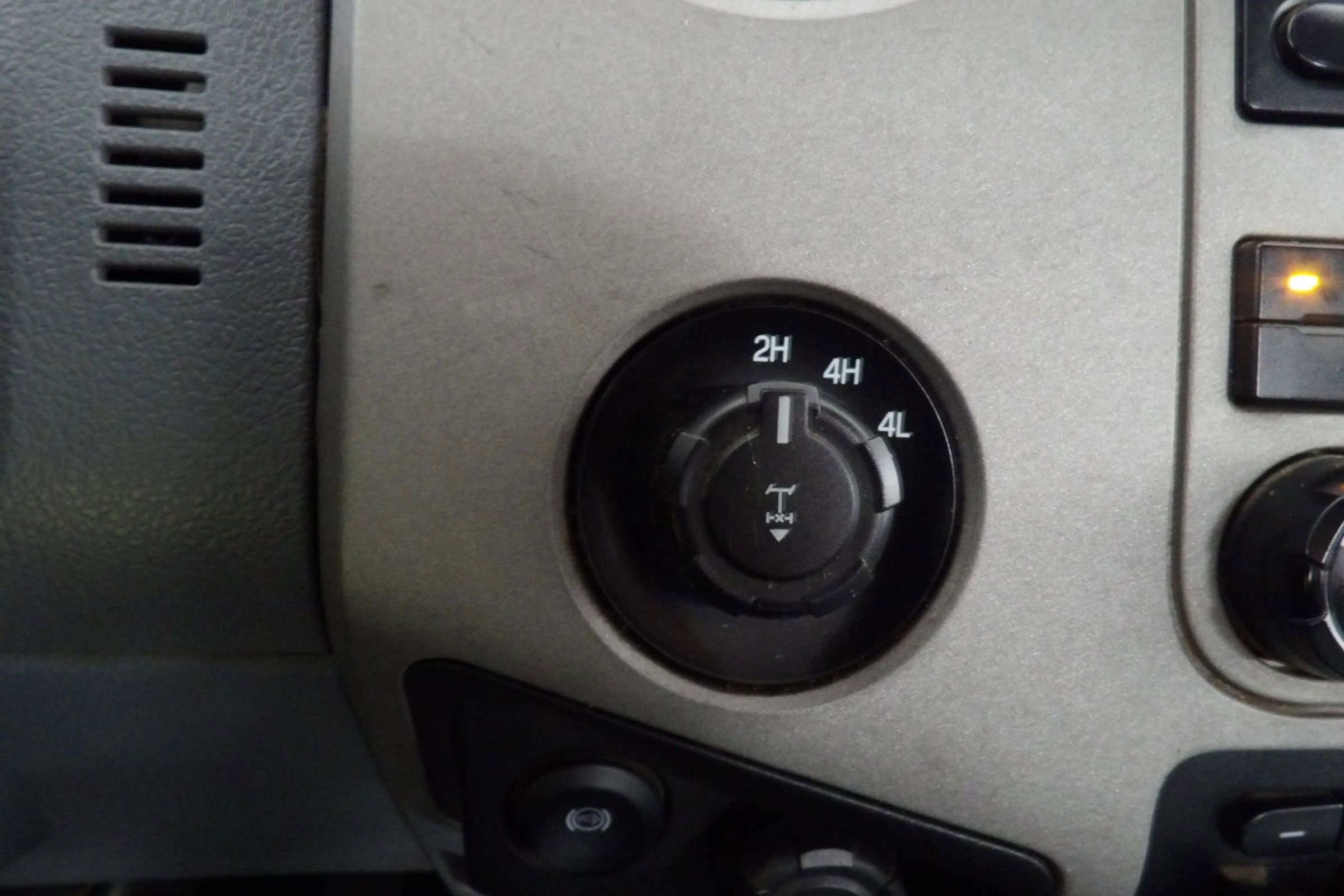 Used 2015 Ford F250 XLT w/ XLT Interior Package image 16