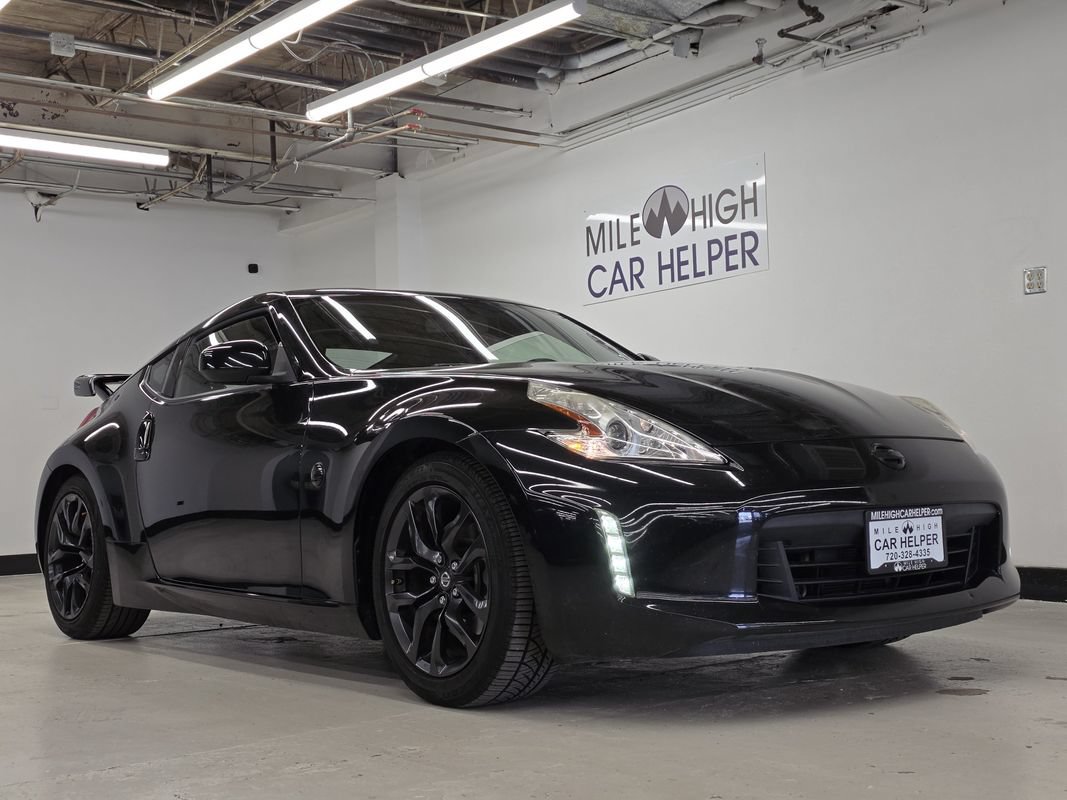 Used 2017 Nissan 370Z Coupe RWD image 5