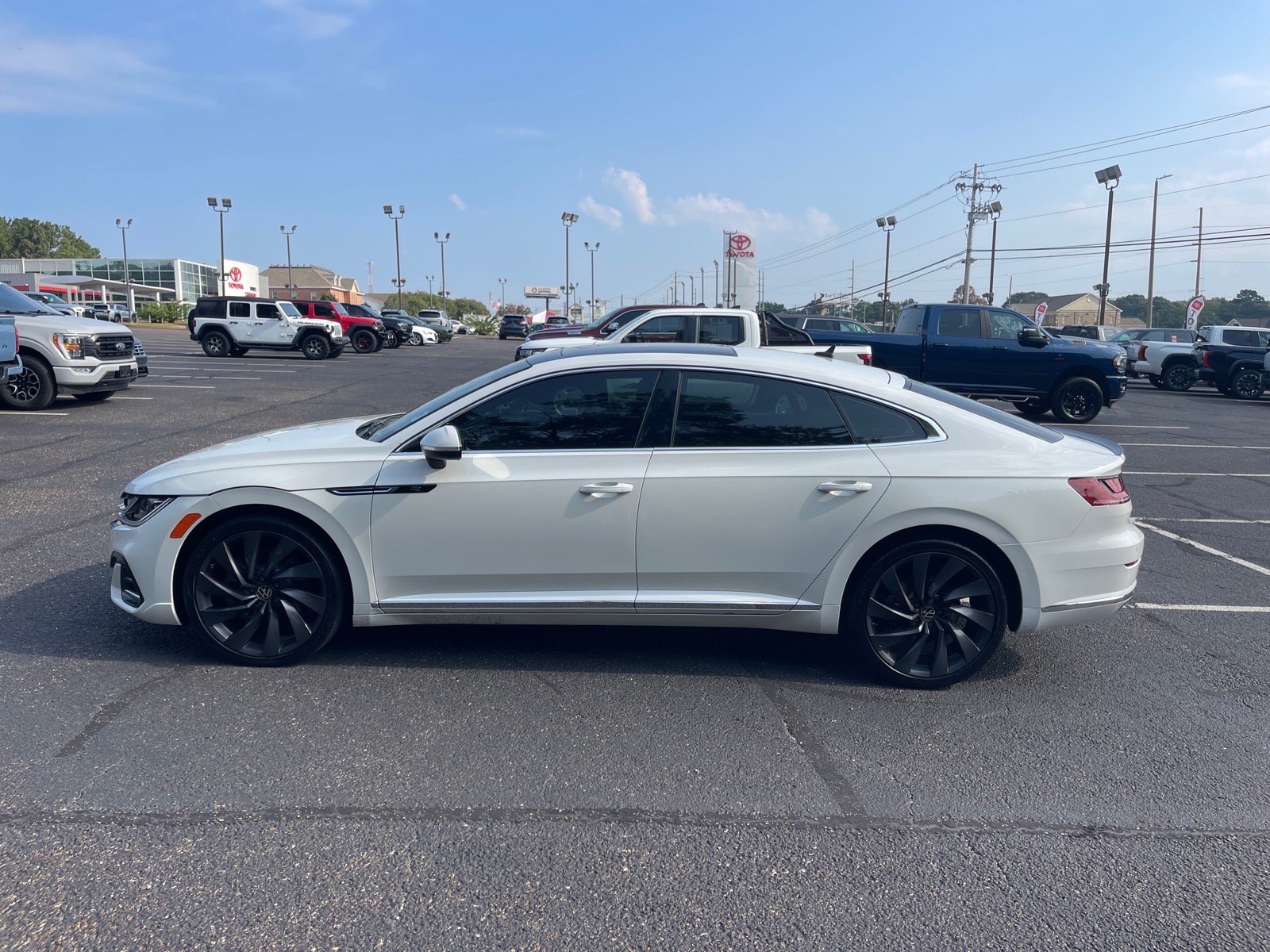 Used 2023 Volkswagen Arteon SEL AWD/4WD image 13