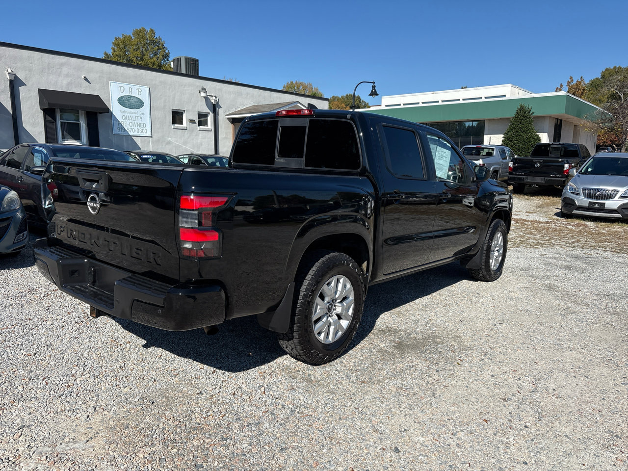 Used 2022 Nissan Frontier SV image 9