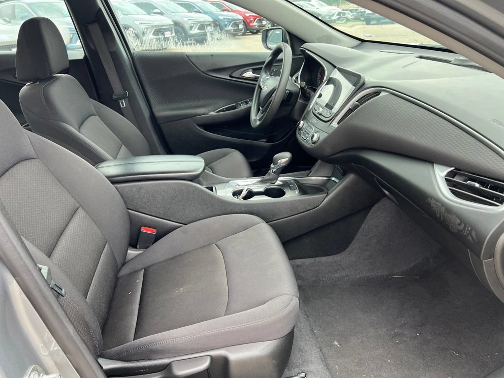 Used 2023 Chevrolet Malibu LT FWD image 32