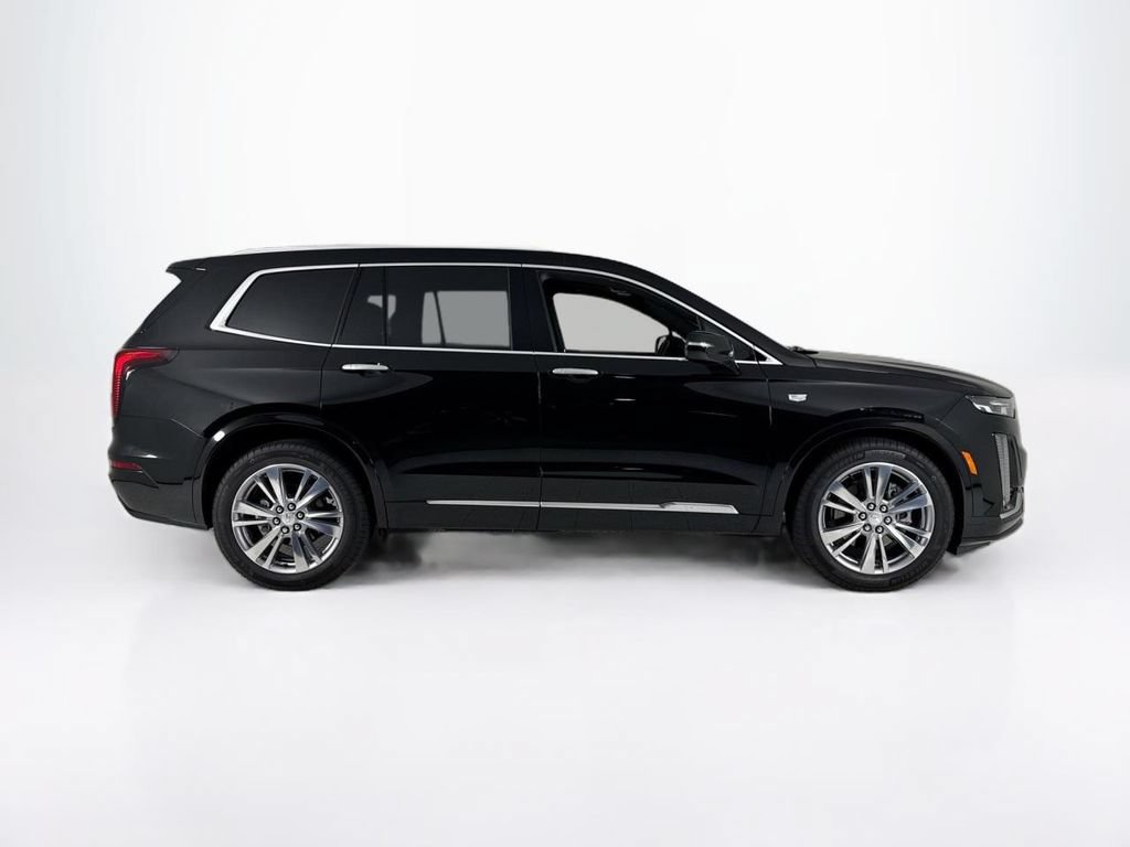 Used 2024 Cadillac XT6 Premium Luxury FWD image 6