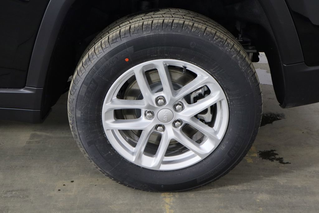 New 2026 Jeep Grand Cherokee L Laredo image 44