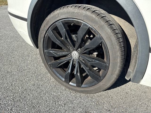 Used 2019 Volkswagen Tiguan SEL Premium R-Line image 9