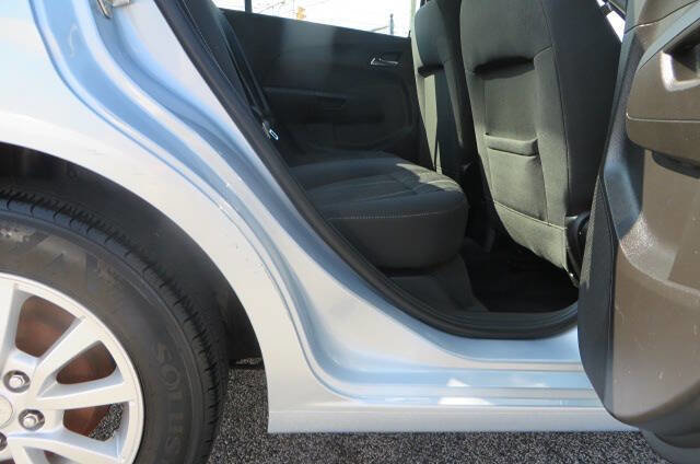 Used 2017 Chevrolet Sonic LT w/ Convenience Package image 15