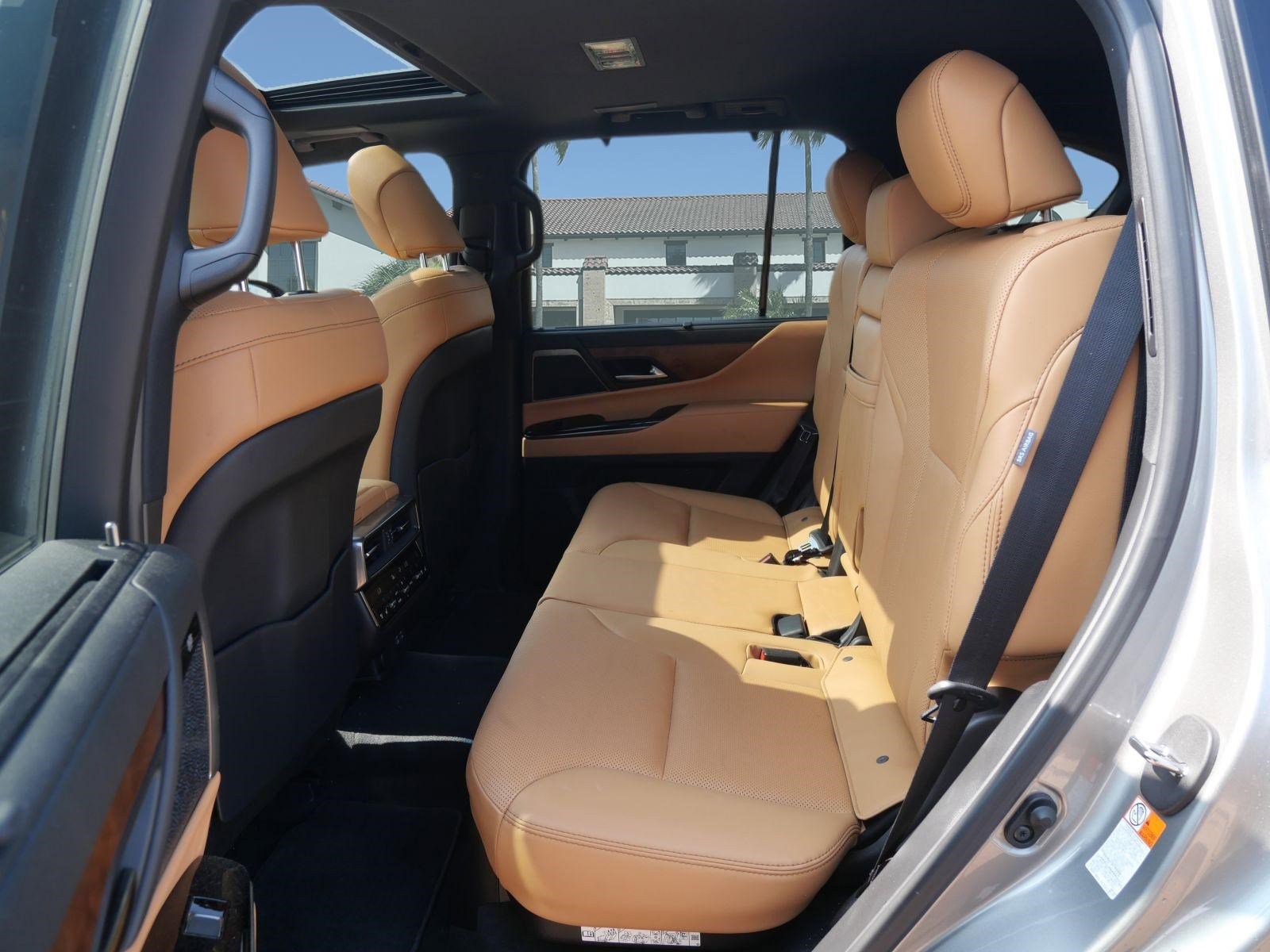 Certified 2024 Lexus LX 600 4WD w/ Luxury Package image 9