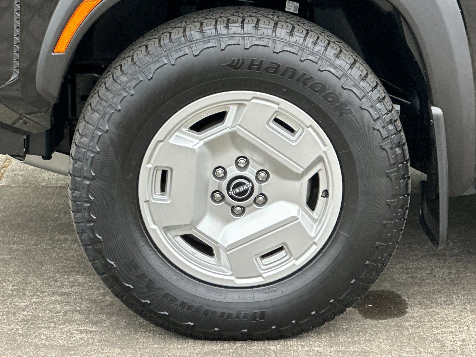 Used 2024 Nissan Frontier SV w/ Hardbody Edition image 22