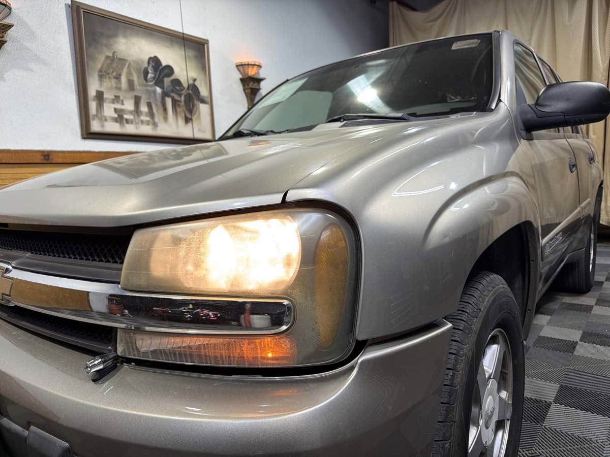 Used 2003 Chevrolet TrailBlazer LT image 8