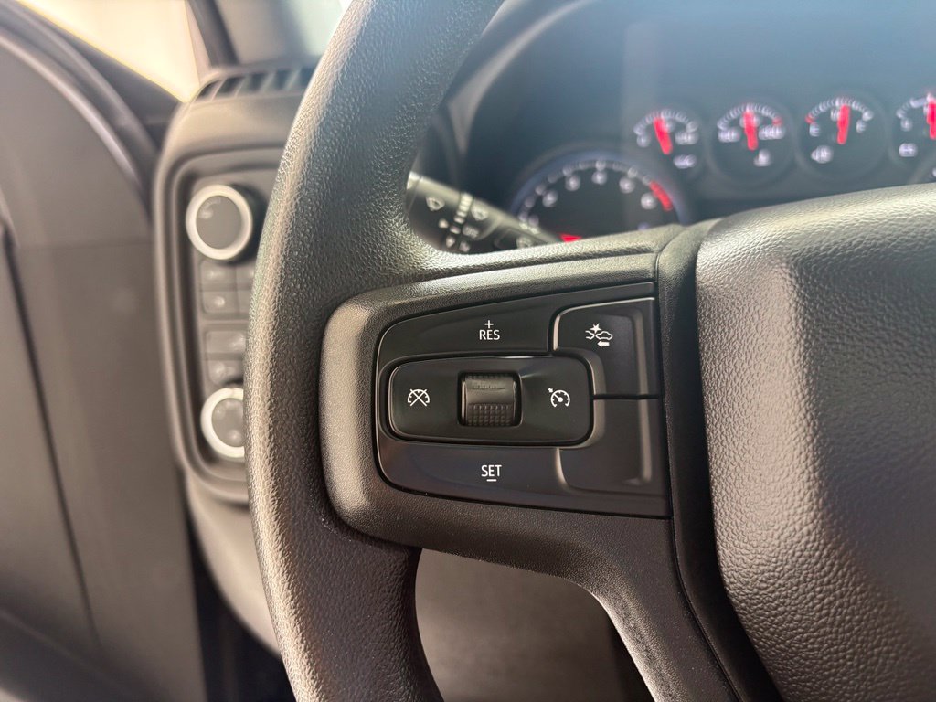 Used 2022 Chevrolet Silverado 1500 Custom Trail Boss w/ LPO, Dark Essentials Package AWD/4WD image 5