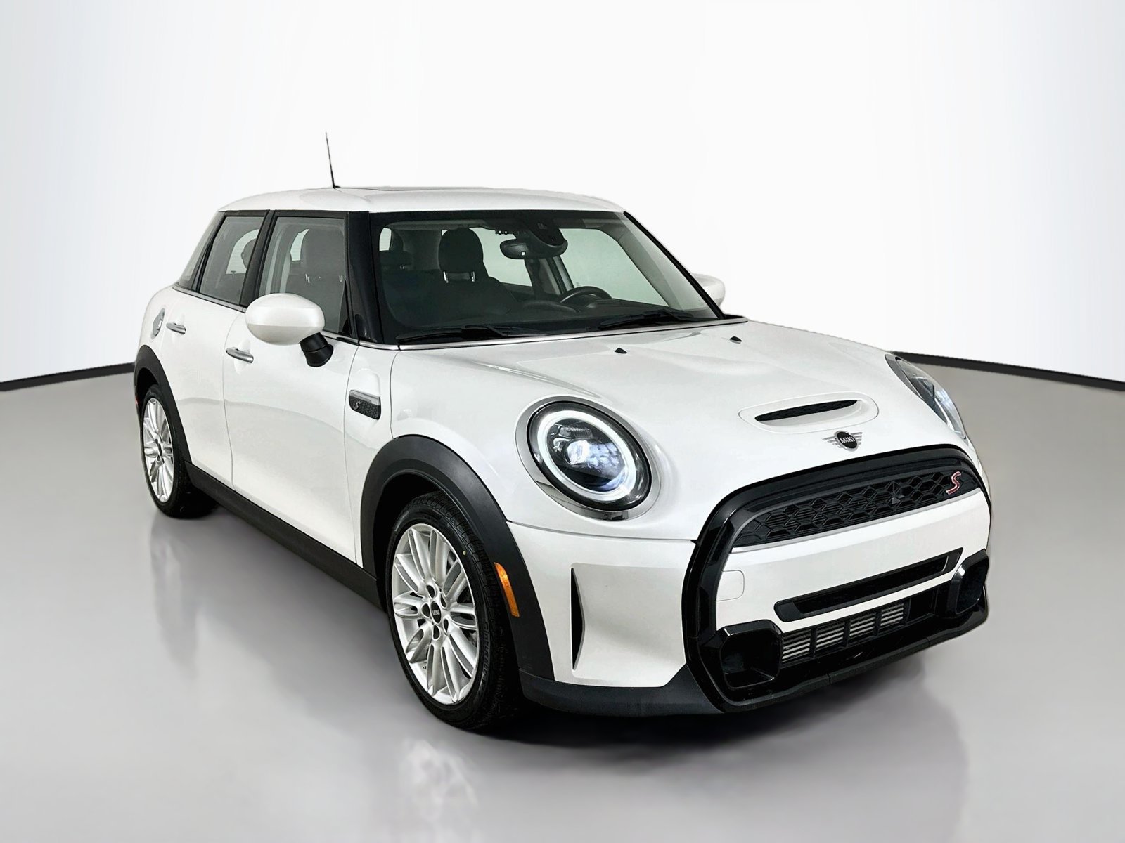 Used 2024 MINI Cooper S FWD image 3