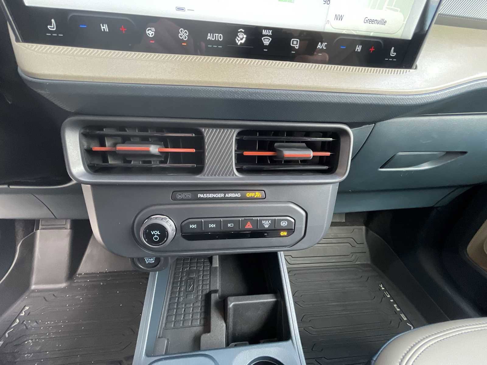 Used 2025 Ford Maverick Lariat w/ 4K Tow Package image 34